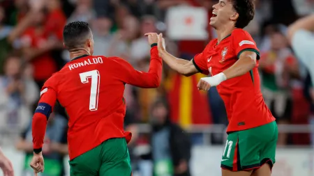 Cristiano Ronaldo marca regresso a Espanha em apresentação do Almería