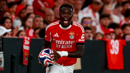 Otamendi envia força a Bruma após lesão grave no Benfica