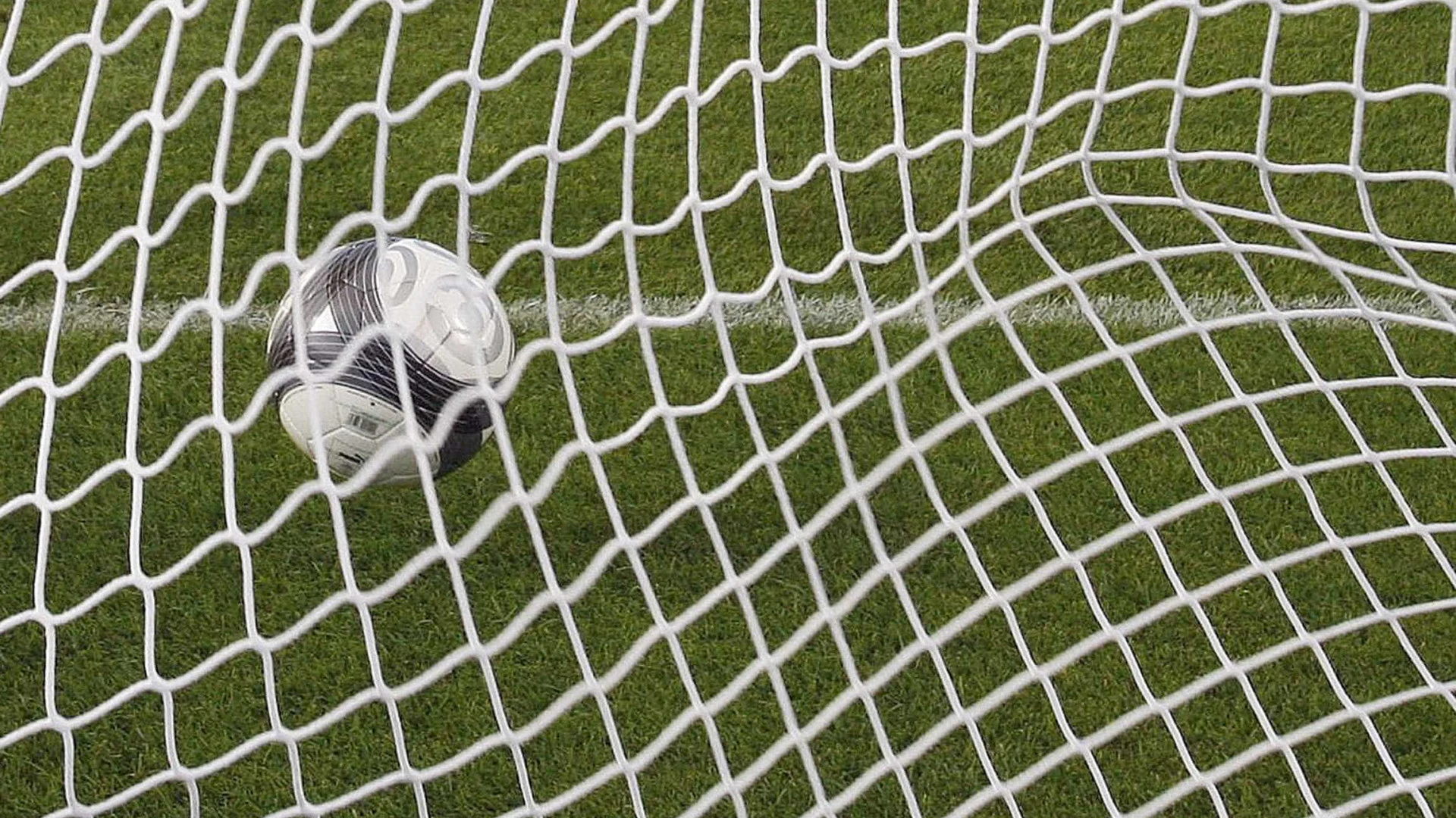 Sporting assegura a jovem guarda-redes polaca Julia Wozniak