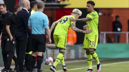 Saídas iminentes no Manchester United: Sancho e Garnacho sem espaço no plantel