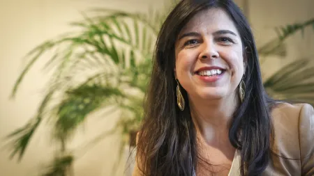 Inês Sousa Real Expressa Preocupação com Incêndios e Louva Coragem dos Operacionais
