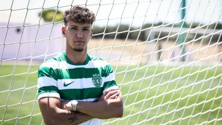 Sporting confirma extensão do contrato com Diogo Travassos