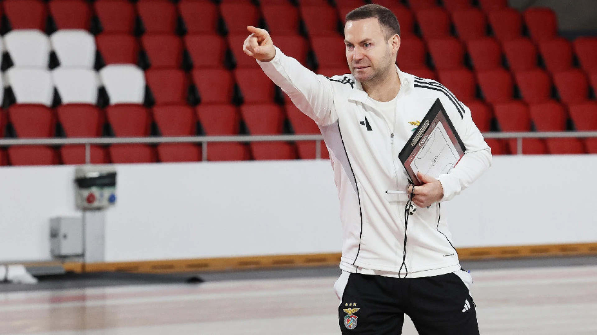 "Cassiano Klein: A ambição de deixar uma marca indelével no futsal do Benfica"