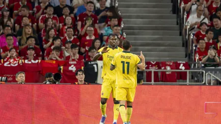 "Pulisic defende talento de Rafael Leão: 'Não consigo entender a dúvida sobre ele'"