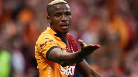 Galatasaray assegura Osimhen como a transferência mais dispendiosa da história turca