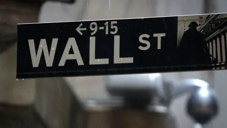 Wall Street encerra em queda após Powell desiludir com expectativas de corte de juros