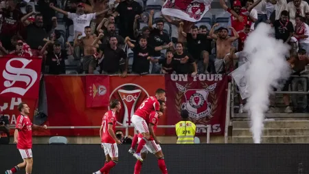 O Benfica Triunfa na Supertaça com Emoção e Homenagens