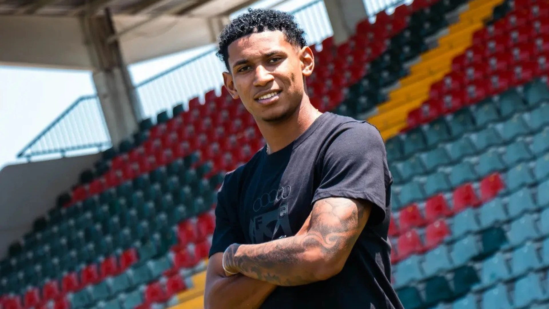 Paços de Ferreira anuncia a contratação por empréstimo do médio Fernandinho