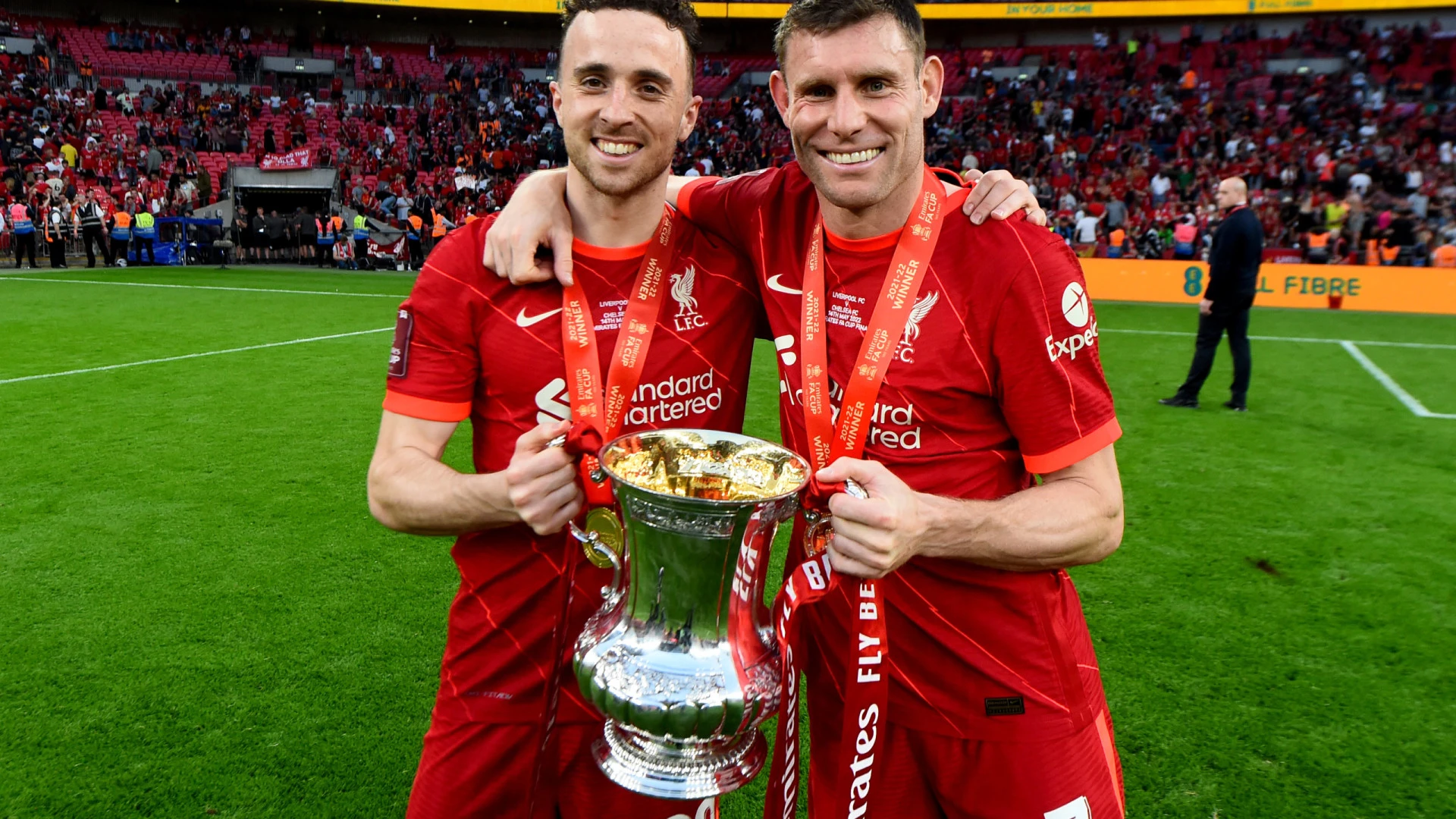 James Milner homenageia Diogo Jota com novo número na camisola do Brighton
