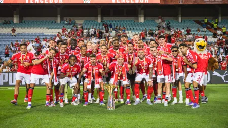 Benfica revela lista surpreendente para a Champions