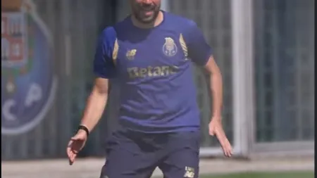 Preparativos a todo o gás. FC Porto partilha treinos intensos de Farioli
