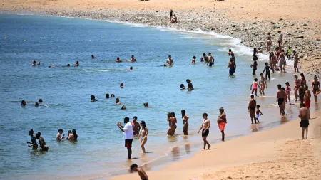 Calor extremo à vista: temperaturas podem alcançar os 44ºC e noites tropicais esperadas