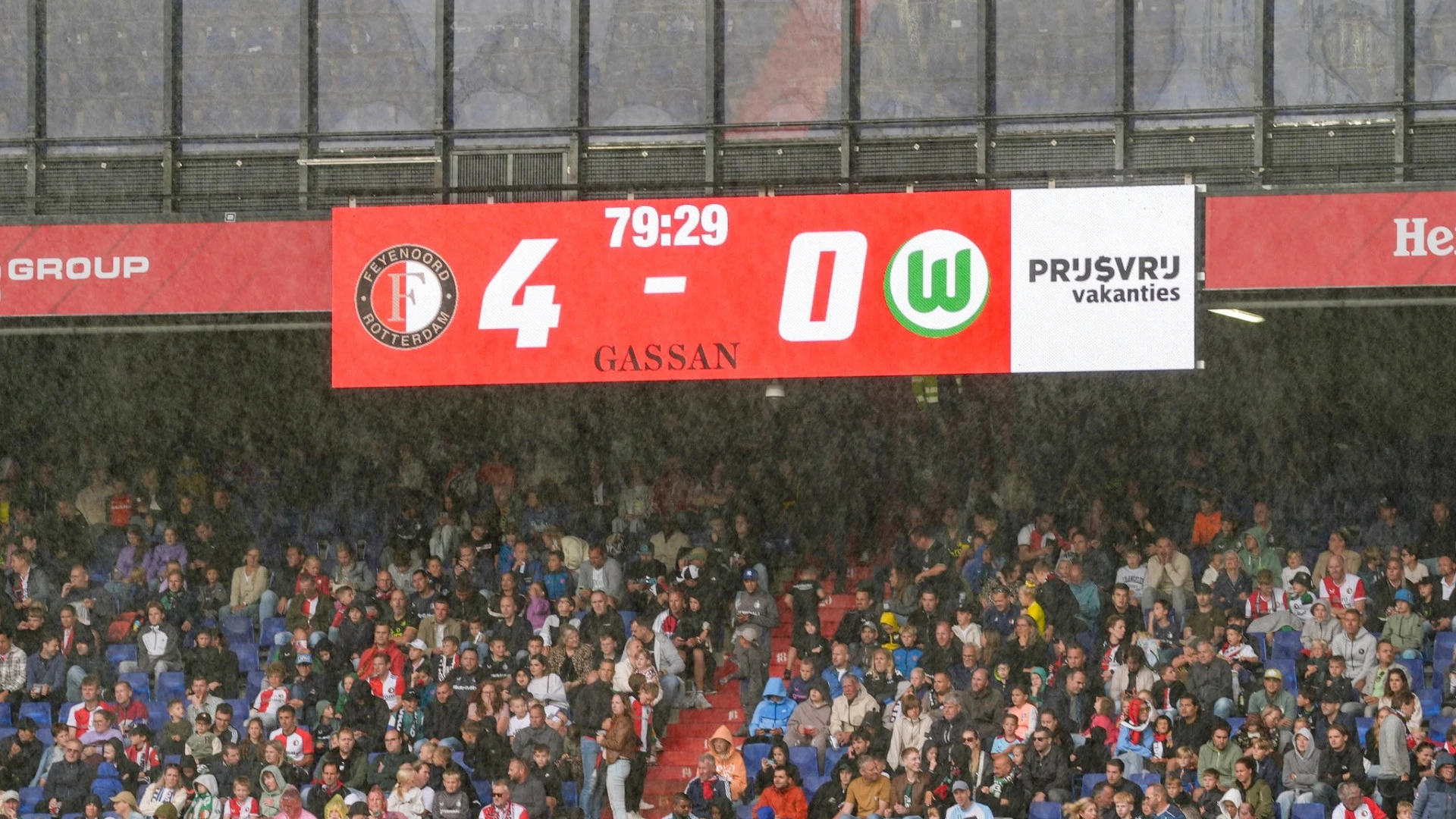 Incidente médico força paragem em jogo do Feyenoord onde atua Gonçalo Borges