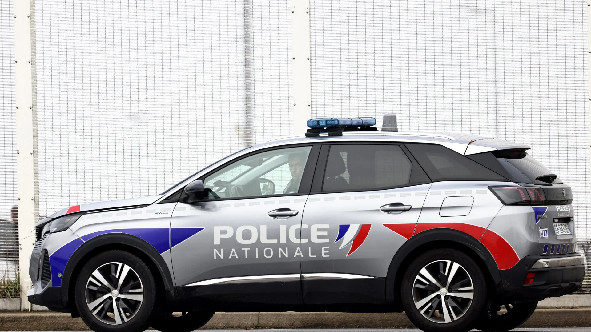 Homem detido em França por forçar mulher a consumir álcool e ter relações sexuais