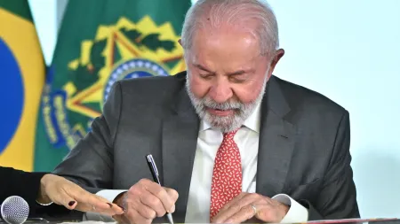 Lula expressa acolhimento ao diálogo sobre tarifas após declaração de Trump
