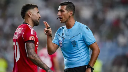 "Pressão do Benfica terá influenciado desempenho de Fábio Veríssimo na Supertaça"