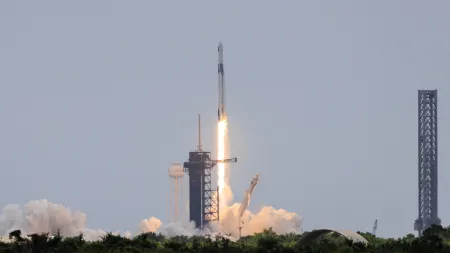 SpaceX lança nova missão com quatro astronautas rumo à Estação Espacial Internacional