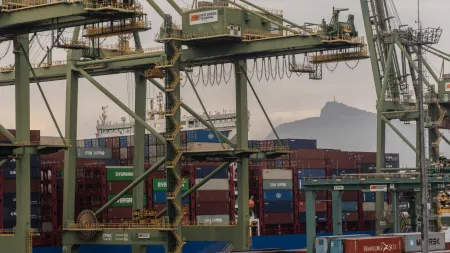 EUA reavaliam tarifas sobre produtos de Angola, passando de 32% para 15%