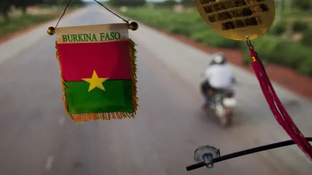 Rádio Ómega de Burkina Faso suspensa por críticas às autoridades