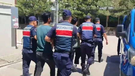 Aproximadamente 30 suspeitos do EI são capturados na Turquia