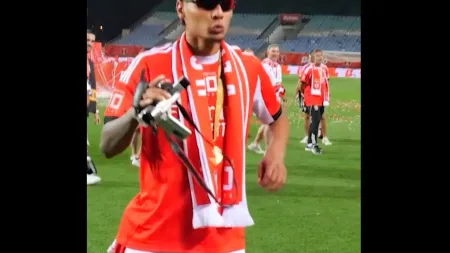 Richard Ríos brilha e encanta nas comemorações da Supertaça