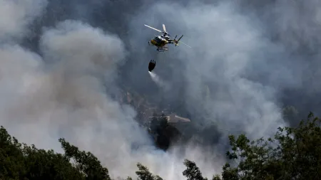 Incêndio em Vila Real mobiliza 166 bombeiros e 8 aviões no combate às chamas