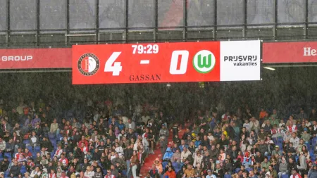 Incidente médico força paragem em jogo do Feyenoord onde atua Gonçalo Borges