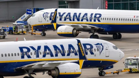 Trabalhadores de 'handling' da Ryanair em Madrid declaram greve prolongada