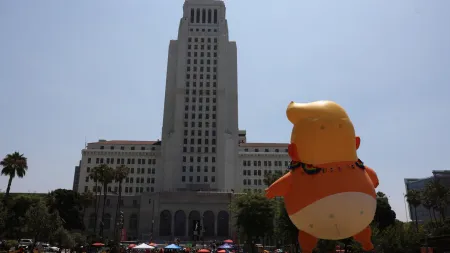 Protestos em Los Angeles contra imigração, justiça e economia
