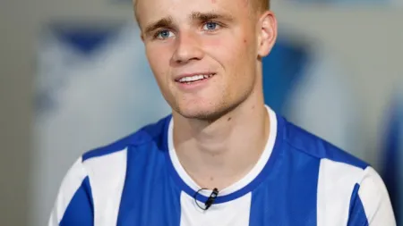 Novo jogador do FC Porto, Victor Froholdt, expressa entusiasmo e ambição