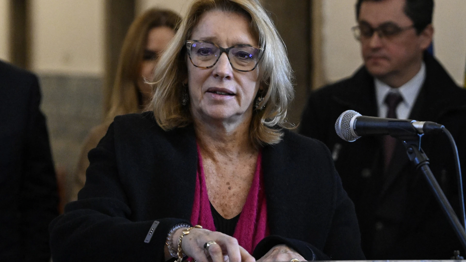 "Ministra critica abusos na amamentação e luto gestacional"