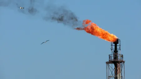 Produção de petróleo da OPEP+ sobe para 547 mil barris diários