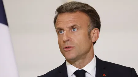 Macron condena crueldades do Hamas após publicação de vídeos de reféns