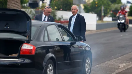 Presidente Marcelo troca de carro após fumos suspeitos nos Açores