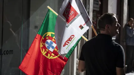 Propostas do Governo sobre Maternidade suscitam críticas por insensibilidade social