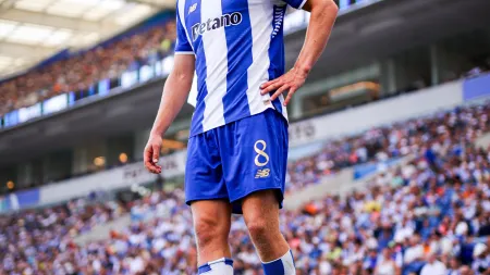 Victor Froholdt brilha em estreia com o FC Porto e conquista elogios em Espanha