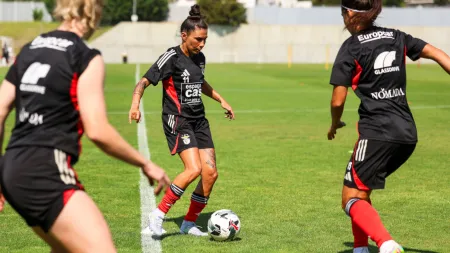 Ana Borges sofre grave lesão no joelho e está fora dos relvados