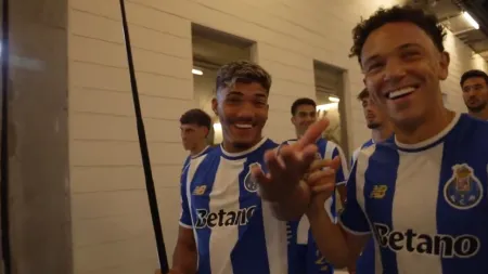 A Apresentação do FC Porto em Grande Estilo: "Aproveitem a Festa!"