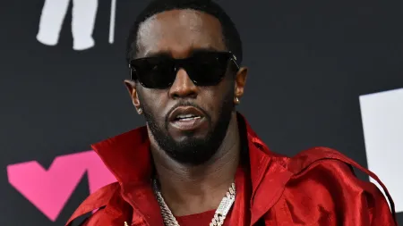 Sean Combs permanece detido após recusa de fiança