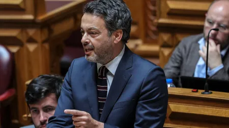 PS exige esclarecimentos ao Governo sobre amamentação e denuncia falta de dados concretos