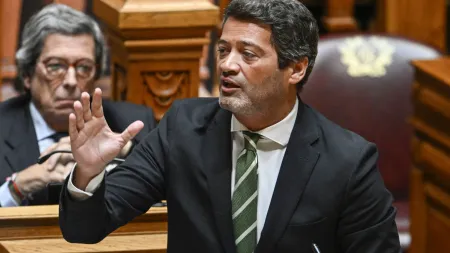 Críticas à Ministra: Questões sobre Amamentação Geram Controvérsia