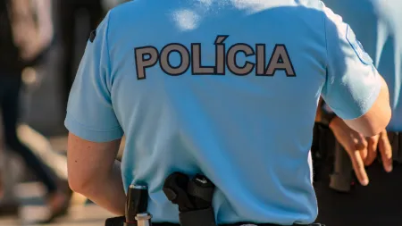 Detido após tentativa de ocultar arma na Cova da Moura