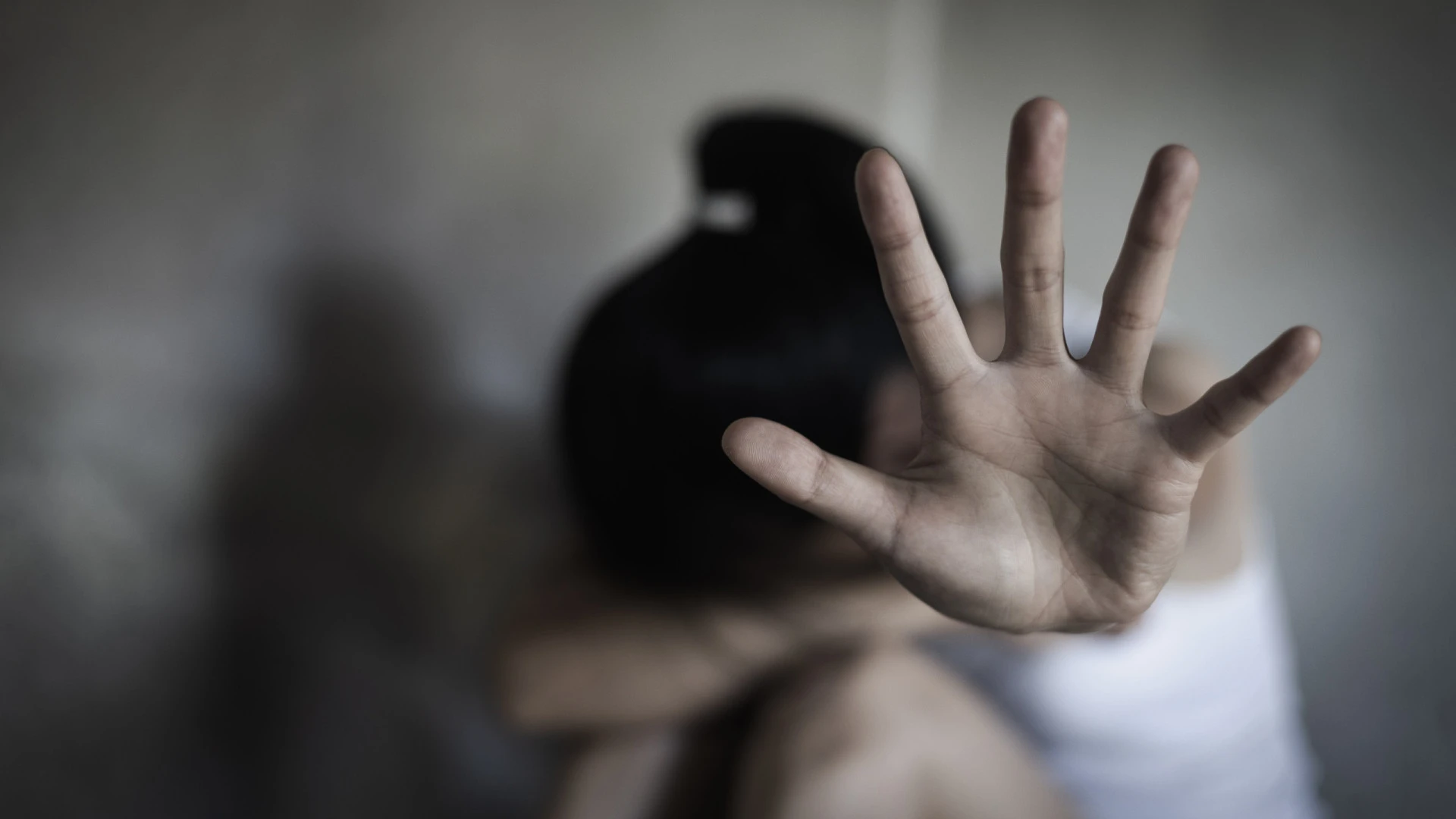 "Detenção por Violência Doméstica na Amadora: Comportamento Agressivo Reiterado"