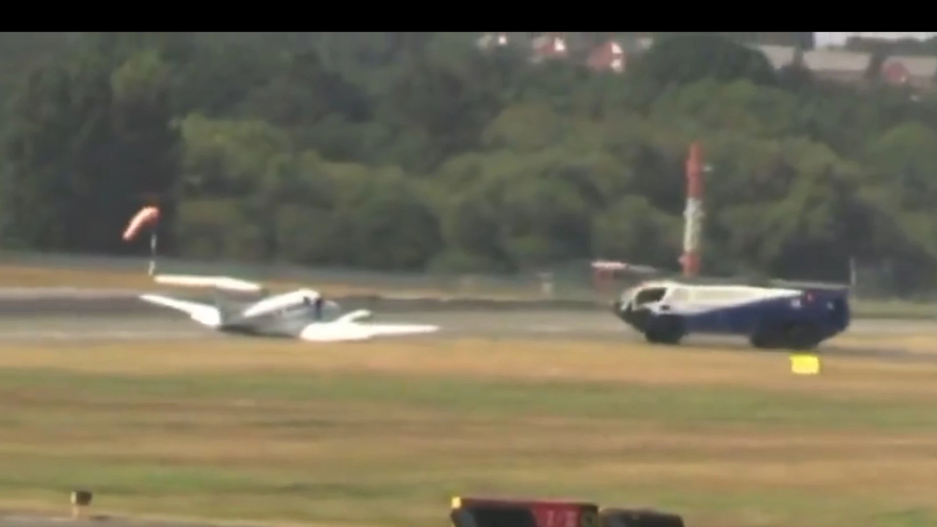 Aterragem de emergência em Birmingham provoca caos no aeroporto