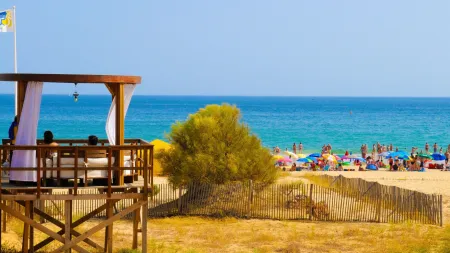 Interdição a banhos em praias do Algarve suspensa