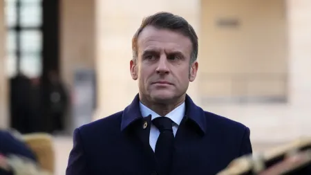 Macron exige postura assertiva da França face à Argélia