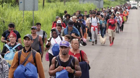Imigrantes partem do México em busca de novos horizontes sem destino nos EUA