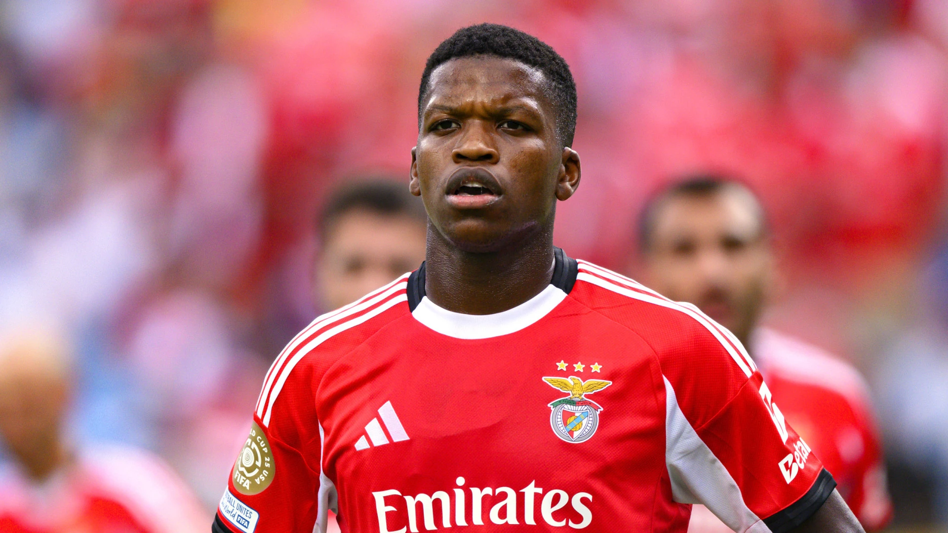 Florentino Luís brilha em campo e anuncia chegada de novo filho