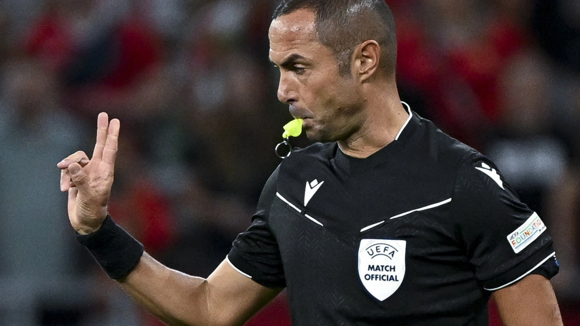Árbitro italiano no comando do jogo entre Benfica e Nice na Liga dos Campeões