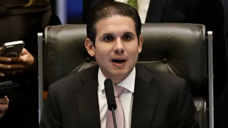 Presidente da Câmara dos Deputados volta a liderar plenário após boicote da ala 'bolsonarista'